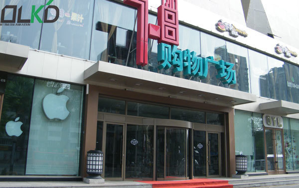 為什么現(xiàn)代建筑選用旋轉(zhuǎn)門？